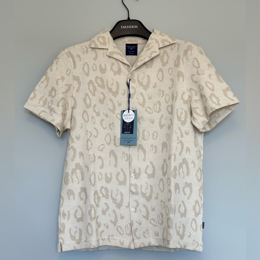 Steel & Jelly The Classic Resort Collar Shirt Relaxed Fit Tan Leopard Sz S NWT